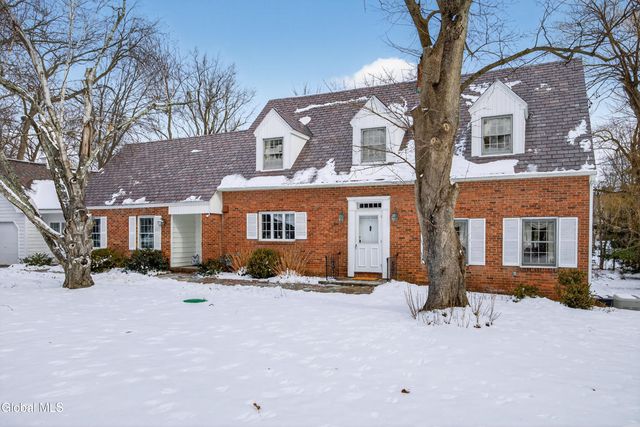 664 St. David's Lane, Niskayuna, NY 12309