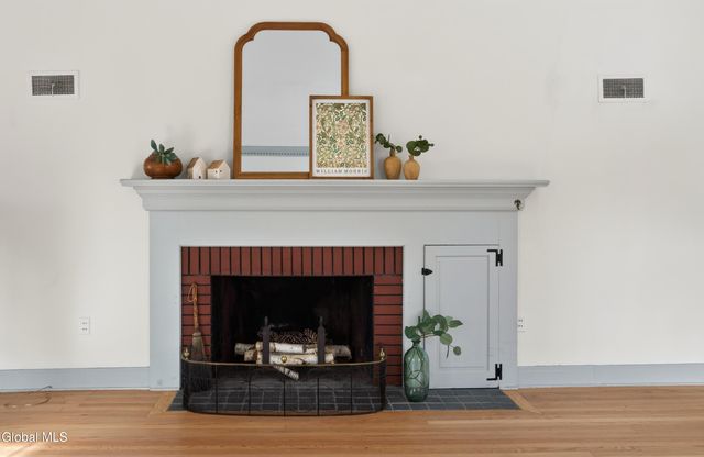 664 St. David's Lane, Niskayuna, NY 12309