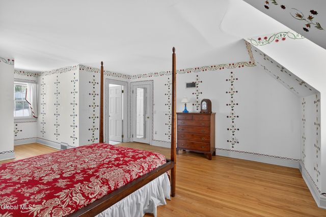 664 St. David's Lane, Niskayuna, NY 12309