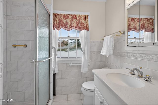 664 St. David's Lane, Niskayuna, NY 12309