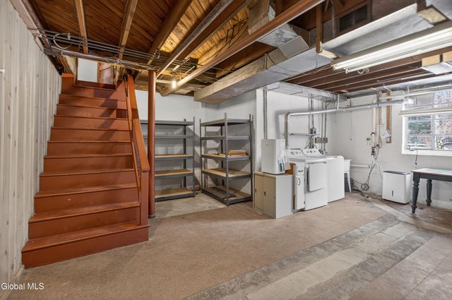 664 St. David's Lane, Niskayuna, NY 12309