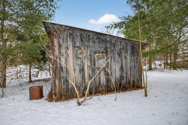 664 St. David's Lane, Niskayuna, NY 12309