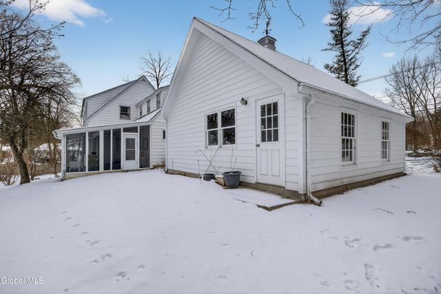 664 St. David's Lane, Niskayuna, NY 12309