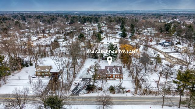 664 St. David's Lane, Niskayuna, NY 12309