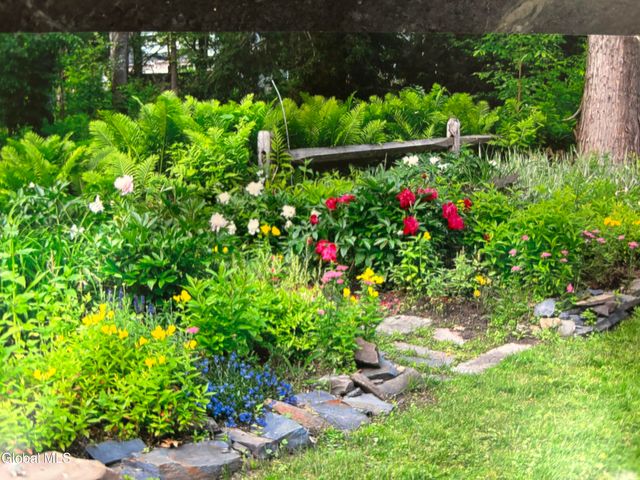 664 St. David's Lane, Niskayuna, NY 12309