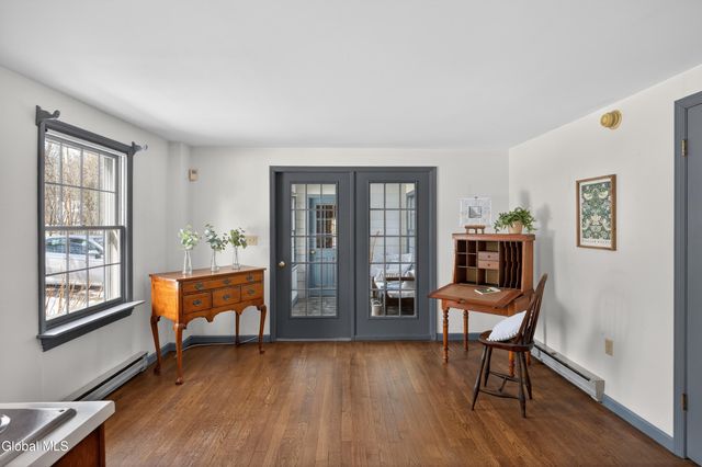 664 St. David's Lane, Niskayuna, NY 12309