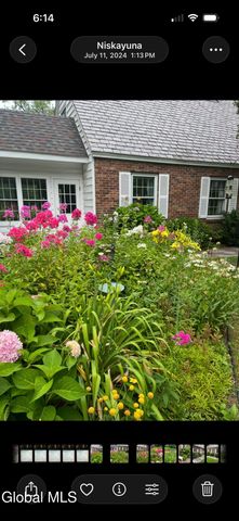 664 St. David's Lane, Niskayuna, NY 12309