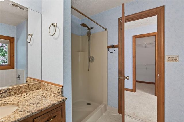 303 Tides RN, Yorktown, VA 23692