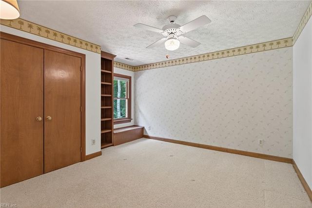 303 Tides RN, Yorktown, VA 23692