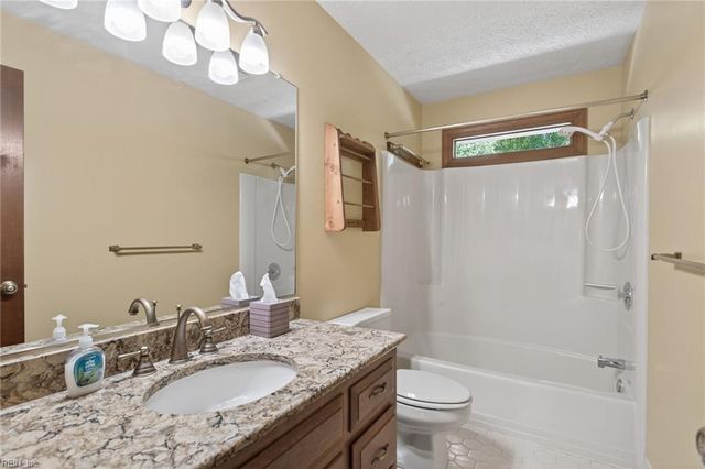 303 Tides RN, Yorktown, VA 23692