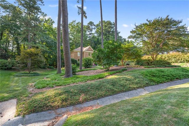 303 Tides RN, Yorktown, VA 23692
