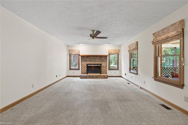 303 Tides RN, Yorktown, VA 23692