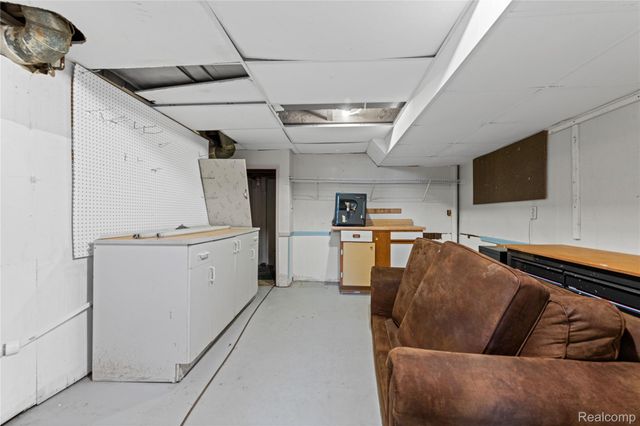 20311 Garden Court, Roseville, MI 48066