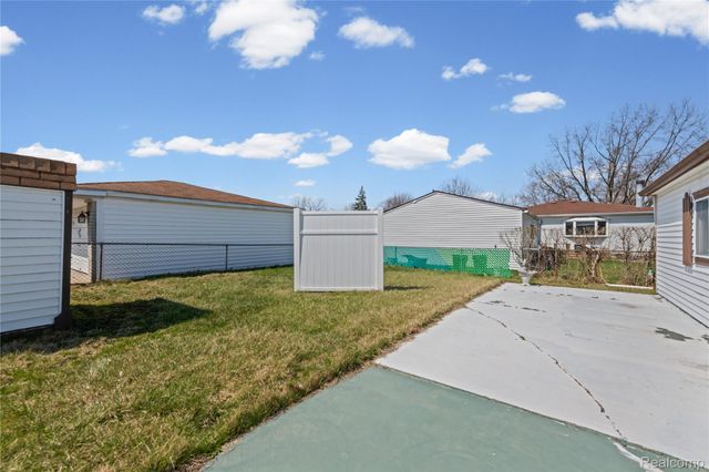 20311 Garden Court, Roseville, MI 48066