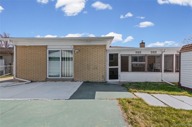 20311 Garden Court, Roseville, MI 48066