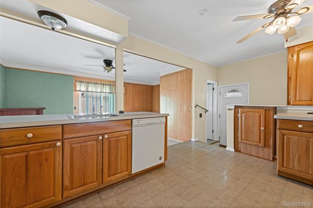 20311 Garden Court, Roseville, MI 48066