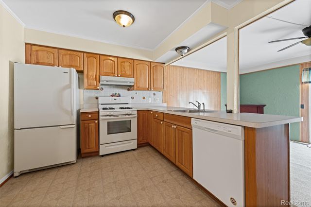 20311 Garden Court, Roseville, MI 48066