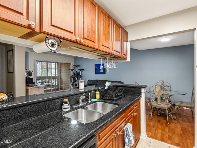 1001 Kingswood Drive J, Chapel Hill, NC 27517