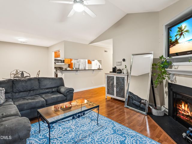 1001 Kingswood Drive J, Chapel Hill, NC 27517