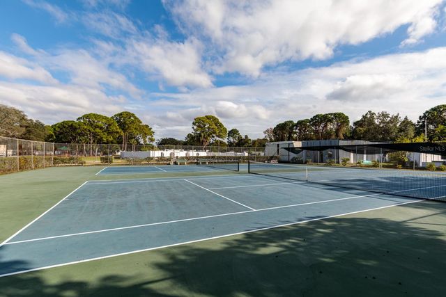 5623 80TH STREET N 504, St Petersburg, FL 33709