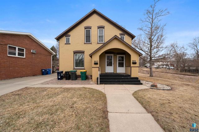 801 S 1st Ave Avenue, Sioux Falls, SD 57104