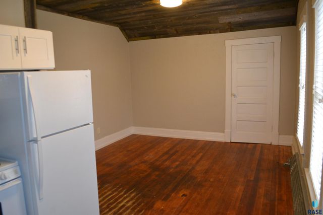 801 S 1st Ave Avenue, Sioux Falls, SD 57104