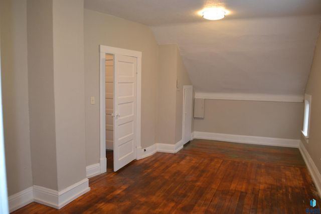 801 S 1st Ave Avenue, Sioux Falls, SD 57104