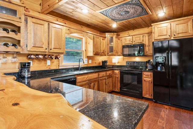 262 White Pine Acres Drive, Blue Ridge, GA 30513