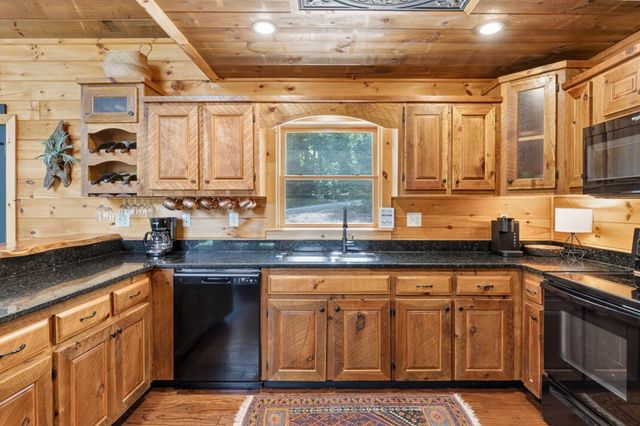 262 White Pine Acres Drive, Blue Ridge, GA 30513