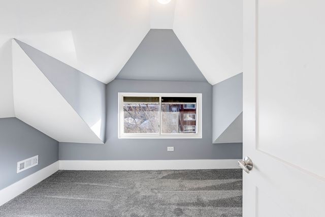 2038 E 73rd Street, Chicago, IL 60649