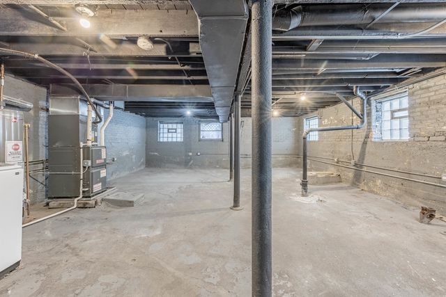 2038 E 73rd Street, Chicago, IL 60649