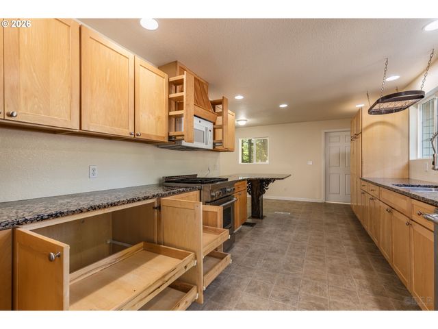 34889 HANKEY Rd, St Helens, OR 97051