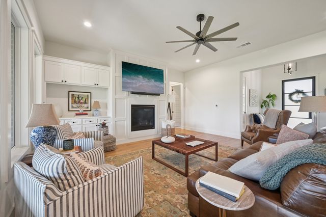 327 Saint Andrews Drive, Mabank, TX 75156