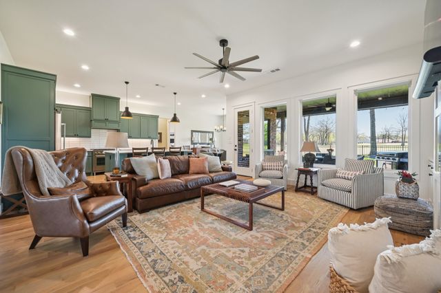 327 Saint Andrews Drive, Mabank, TX 75156