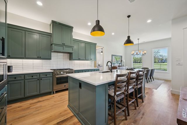 327 Saint Andrews Drive, Mabank, TX 75156