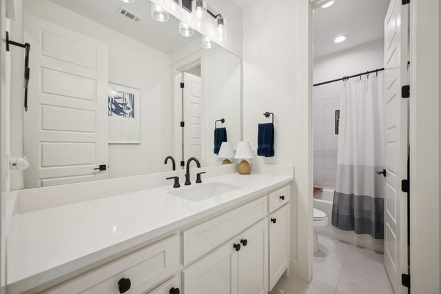 327 Saint Andrews Drive, Mabank, TX 75156