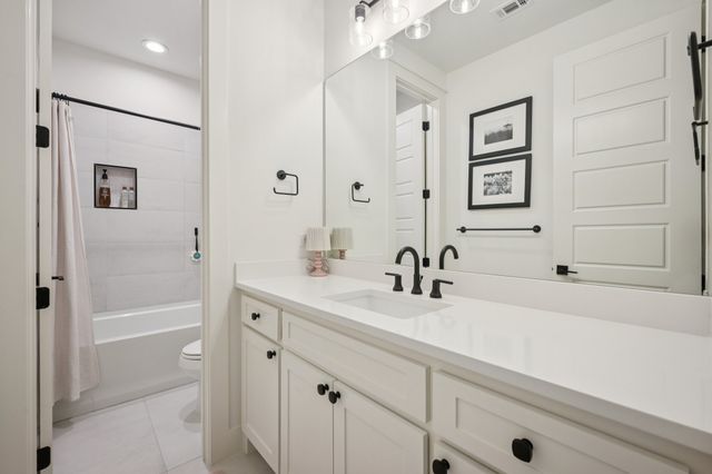 327 Saint Andrews Drive, Mabank, TX 75156