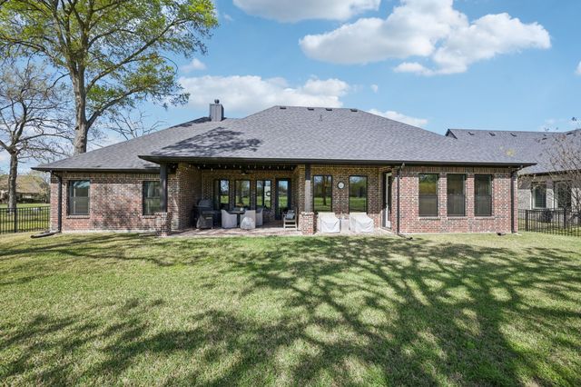327 Saint Andrews Drive, Mabank, TX 75156