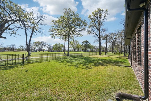 327 Saint Andrews Drive, Mabank, TX 75156