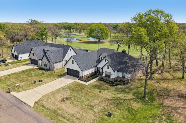 327 Saint Andrews Drive, Mabank, TX 75156