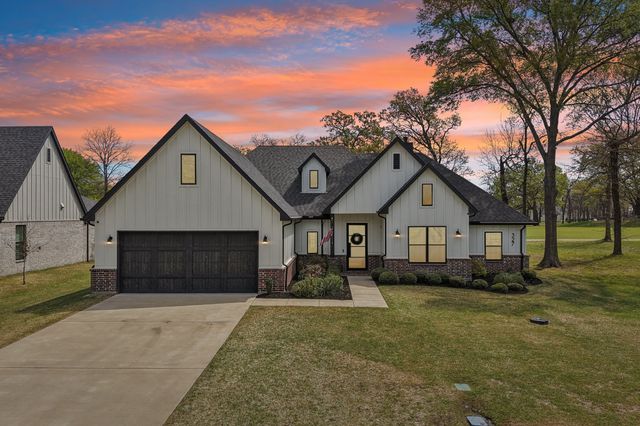 327 Saint Andrews Drive, Mabank, TX 75156