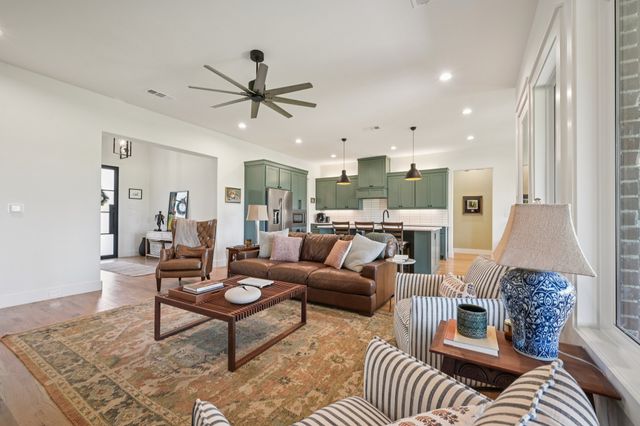 327 Saint Andrews Drive, Mabank, TX 75156