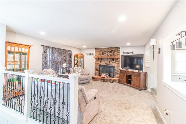 2003 E Alfresco Street, Clinton, MO 64735