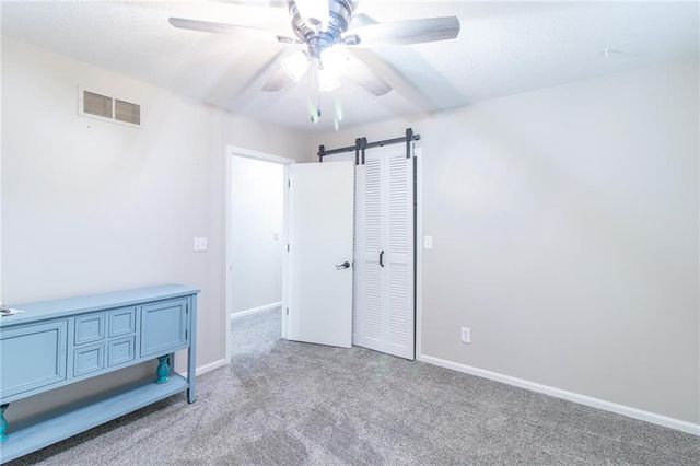 2003 E Alfresco Street, Clinton, MO 64735