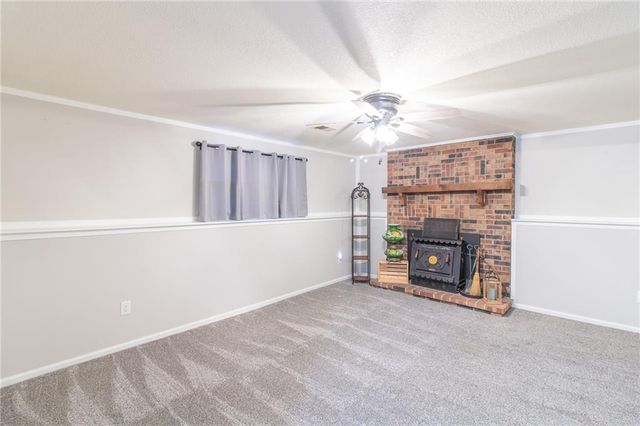 2003 E Alfresco Street, Clinton, MO 64735