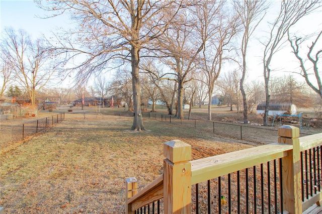 2003 E Alfresco Street, Clinton, MO 64735