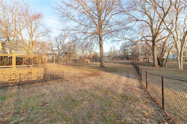 2003 E Alfresco Street, Clinton, MO 64735