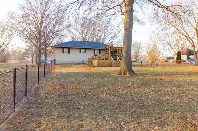 2003 E Alfresco Street, Clinton, MO 64735