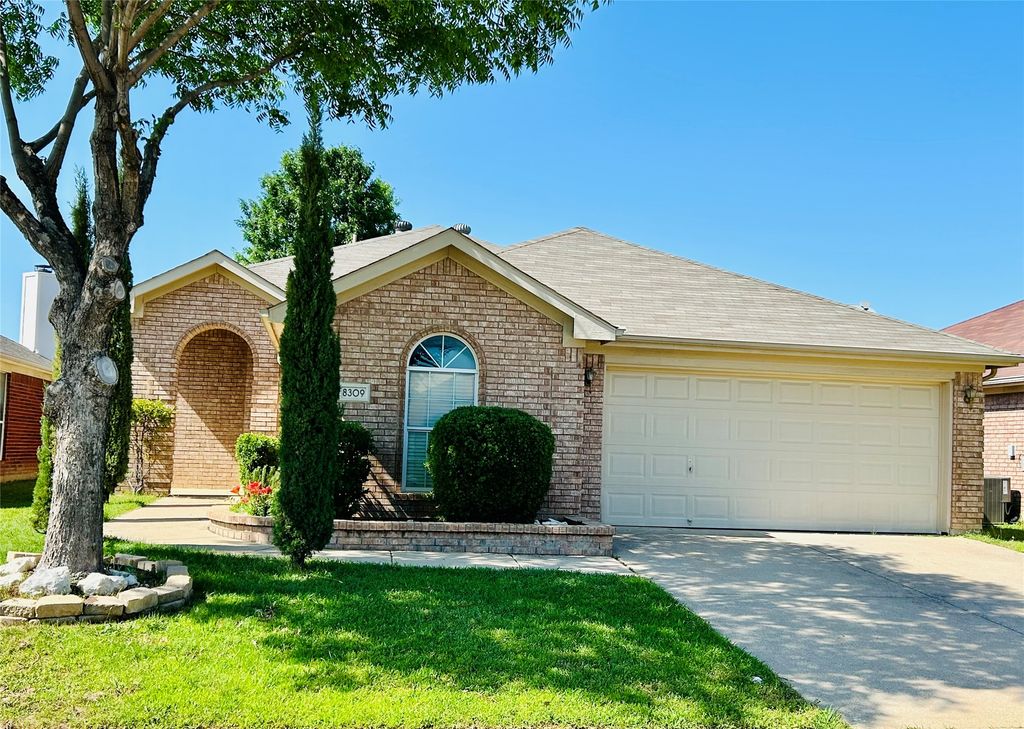 8309 Bowspirit Lane, Fort Worth, TX 76053