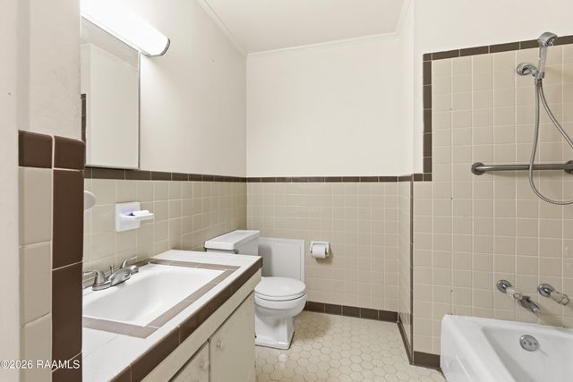 200 Dahalia Street, Lafayette, LA 70507